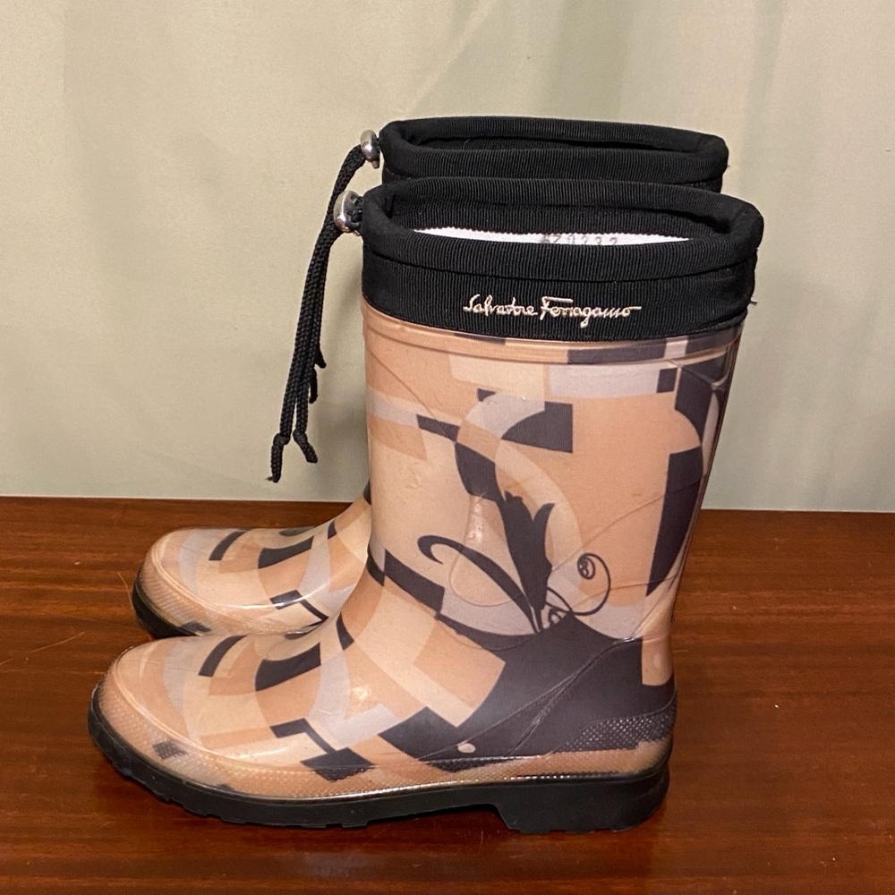 Salvatore Ferragamo Mid-Calf Rain Boots Brown Logo Rubber Pull On Women’s 8